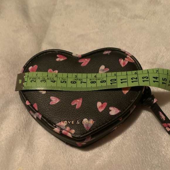 Never used ✨ Love & Lore heart coin purse/card holder - Picture 4 of 5
